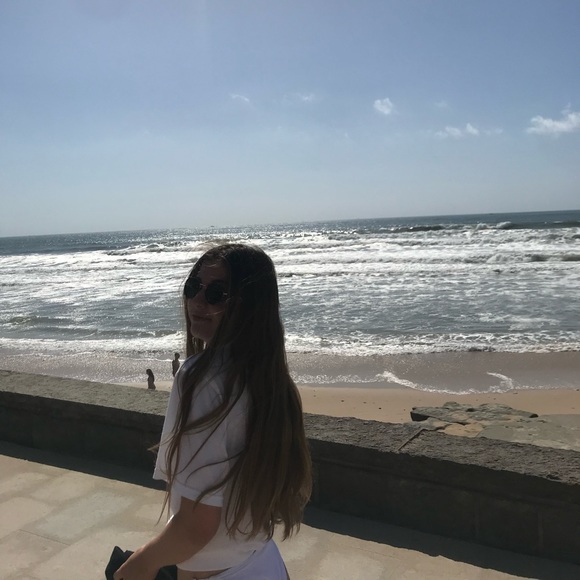 Meet your Posher, Lily - Picture 3 of 4